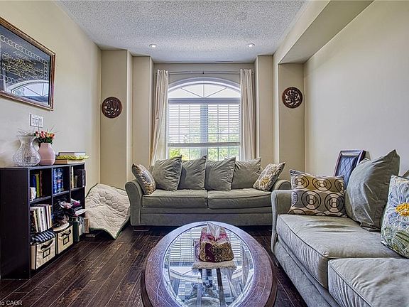 5th image of 206 Springstead Ave