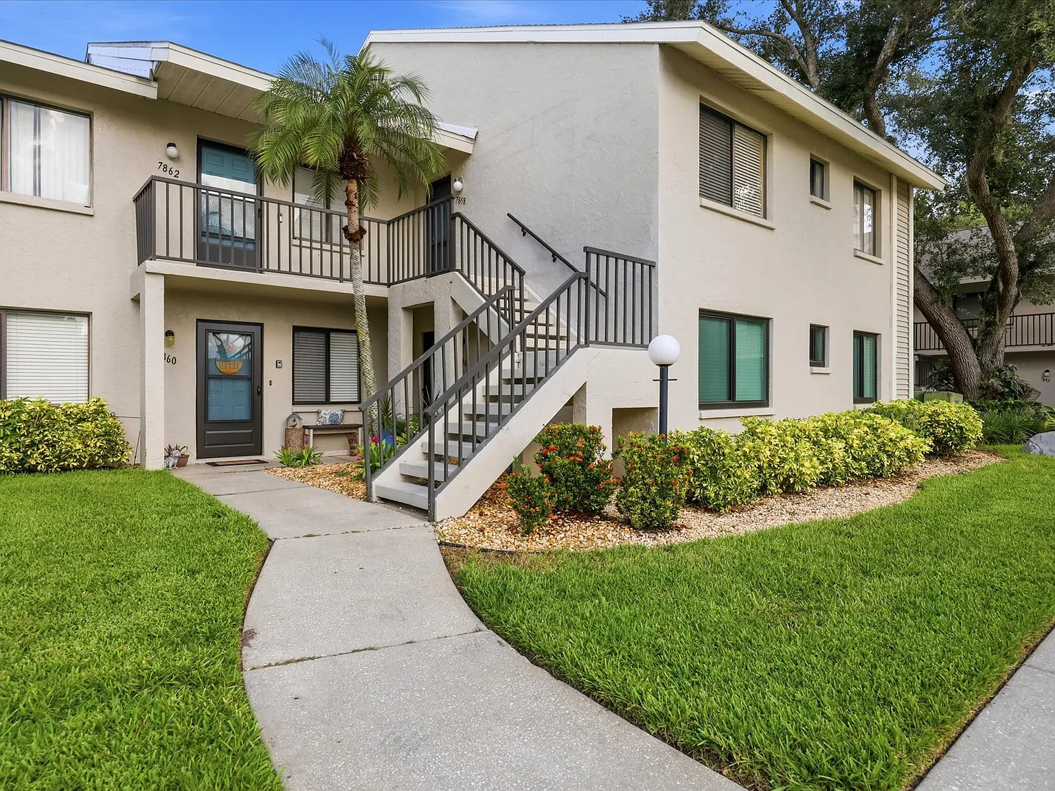 2 bed, 1100 sqft, $1,750 — Photo 1