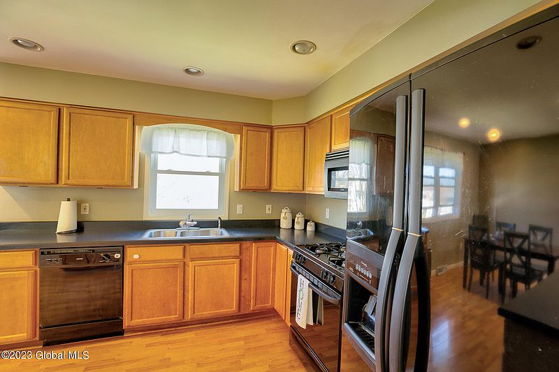 5th image of 17 Arthur Drive