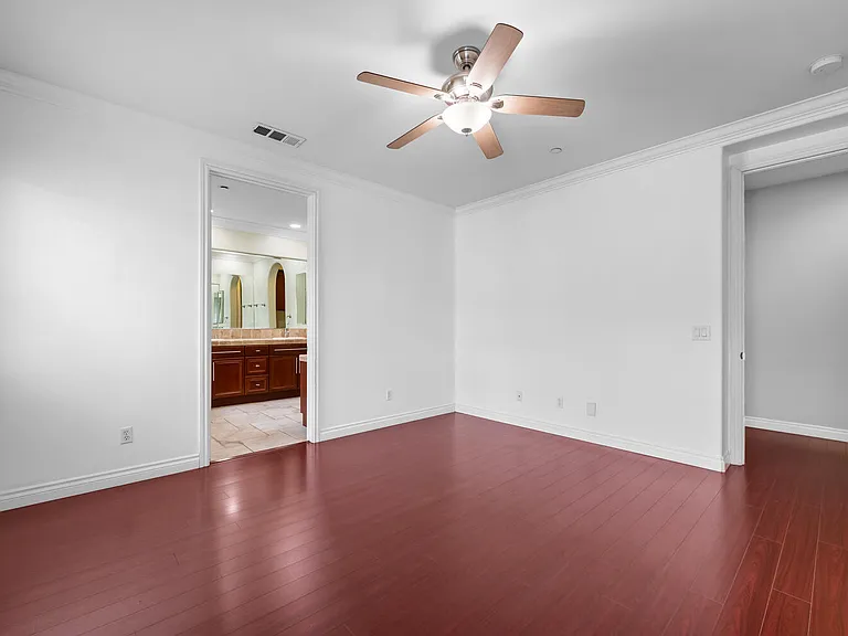 18785 Roxbury Ln — Photo 21