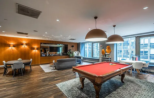 Rented by SERHANT. | media 4