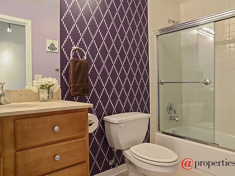 4350 N Broadway St — Photo 11