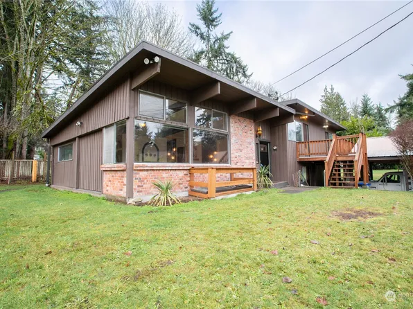 2215 S Castle Way, Lynnwood, WA 98036