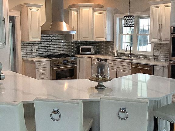 5th image of 48 Dogwood Cir