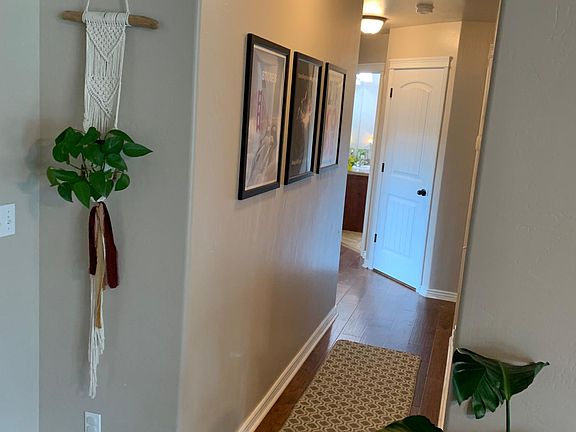 4th image of 658 Field Stream Way