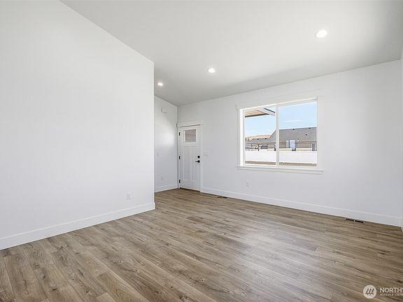 3rd image of 112 Sunwest Drive