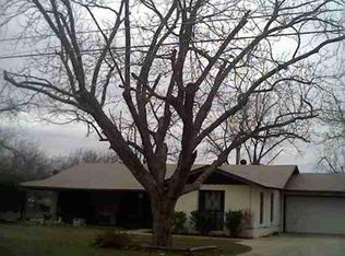 113 Avenue B, Poteet, TX 78065