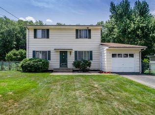 6 Clover Hill Dr, Flanders, NJ 07836