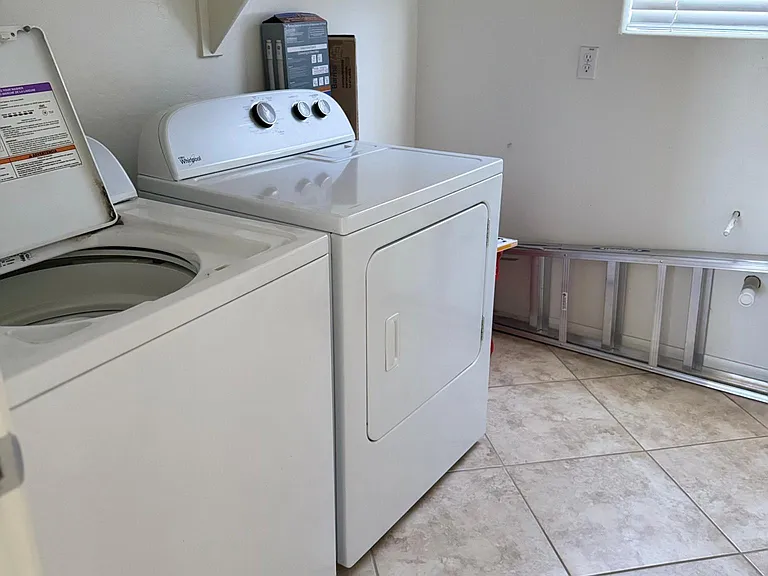 1441 W Flamingo Dr — Photo 2