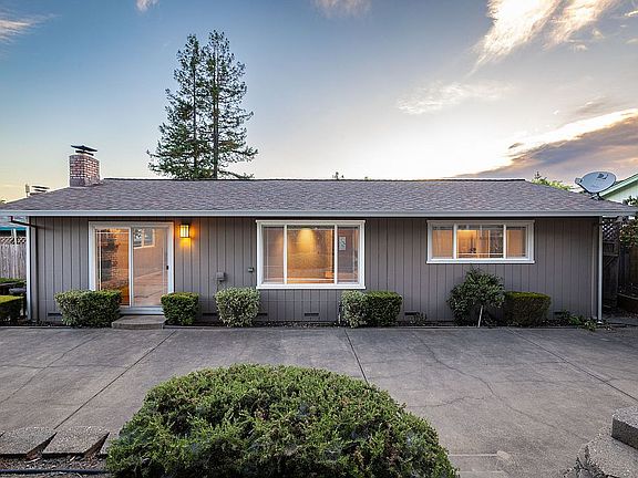 3rd image of 5246 Lockwood Cir