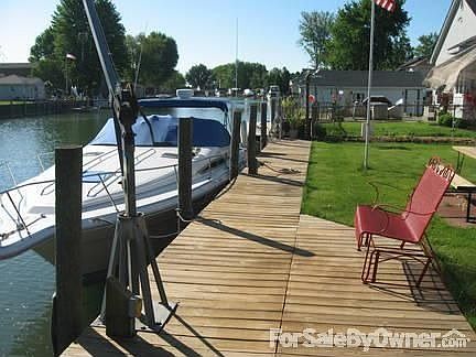 3rd image of 6490 Marina Dr