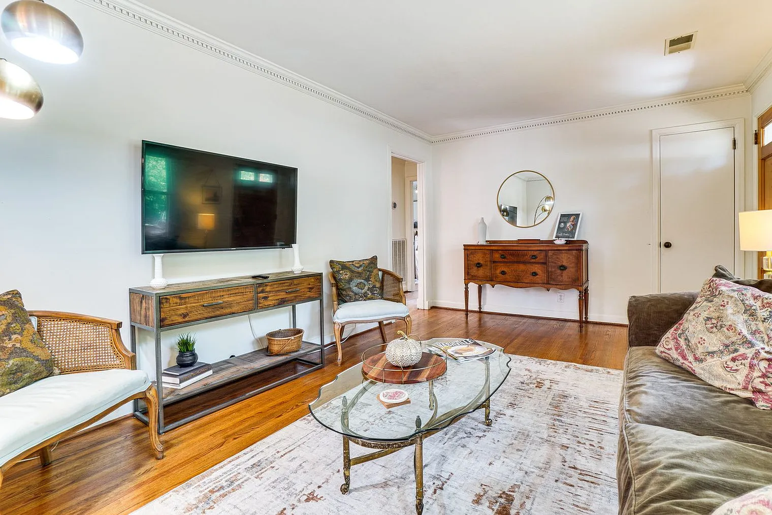 2 bed, 1.0 bath, 1065 sqft, $2,622 — Photo 4