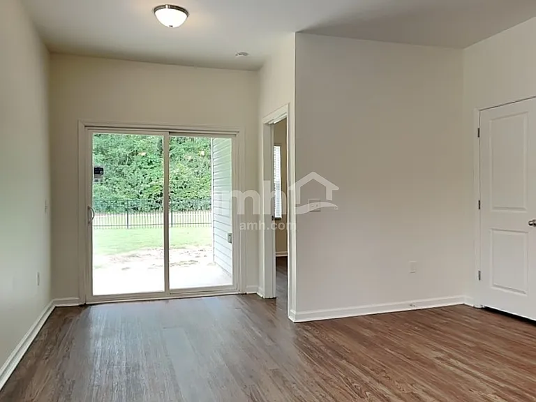 105 Orion Way — Photo 4