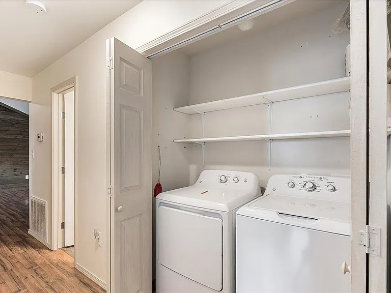 408 Breezing Ln — Photo 18