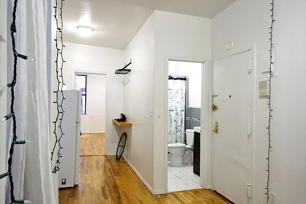 Rented by Dynamik Realty | media 19