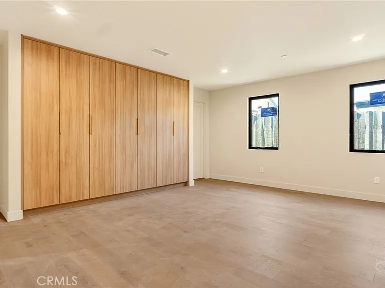 4819 1/2 Genesta — Photo 15