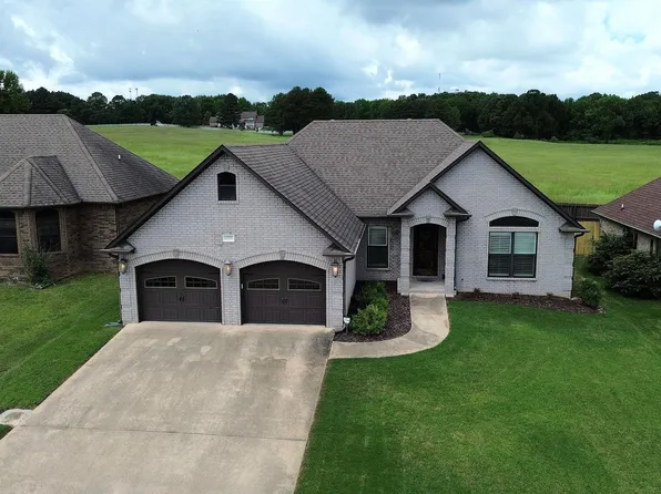 1910 Walnut Valley Dr, Paragould, AR 72450