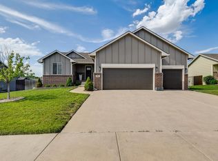 806 E Tyndall Ct, Derby, KS 67037