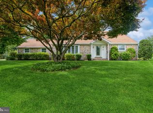 90 Radburn Rd, Huntingdon Valley, PA 19006