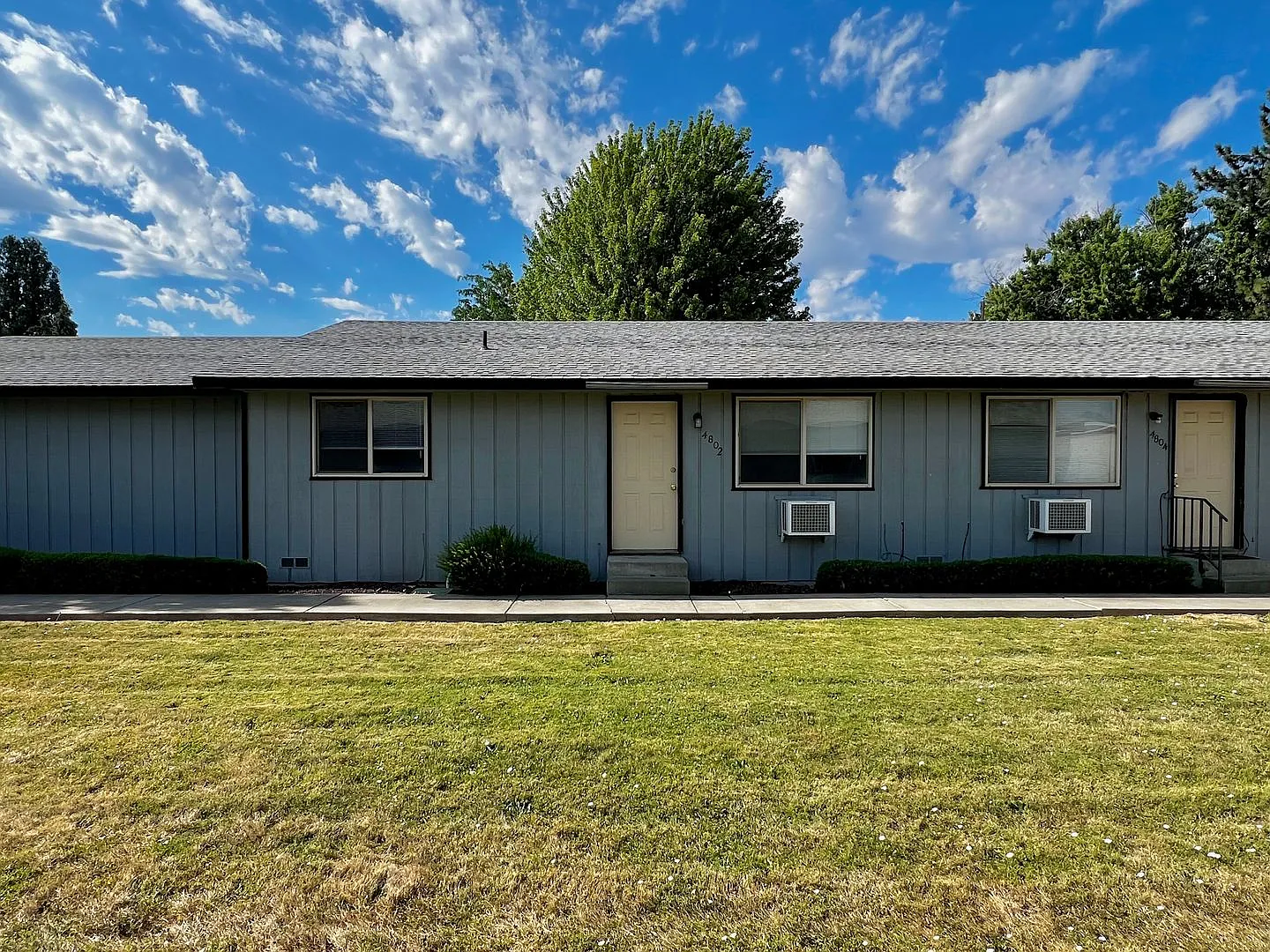 Duplex off of 48th Ave! — Photo 1