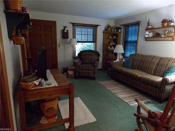 5th image of 163 Brandtson Ave