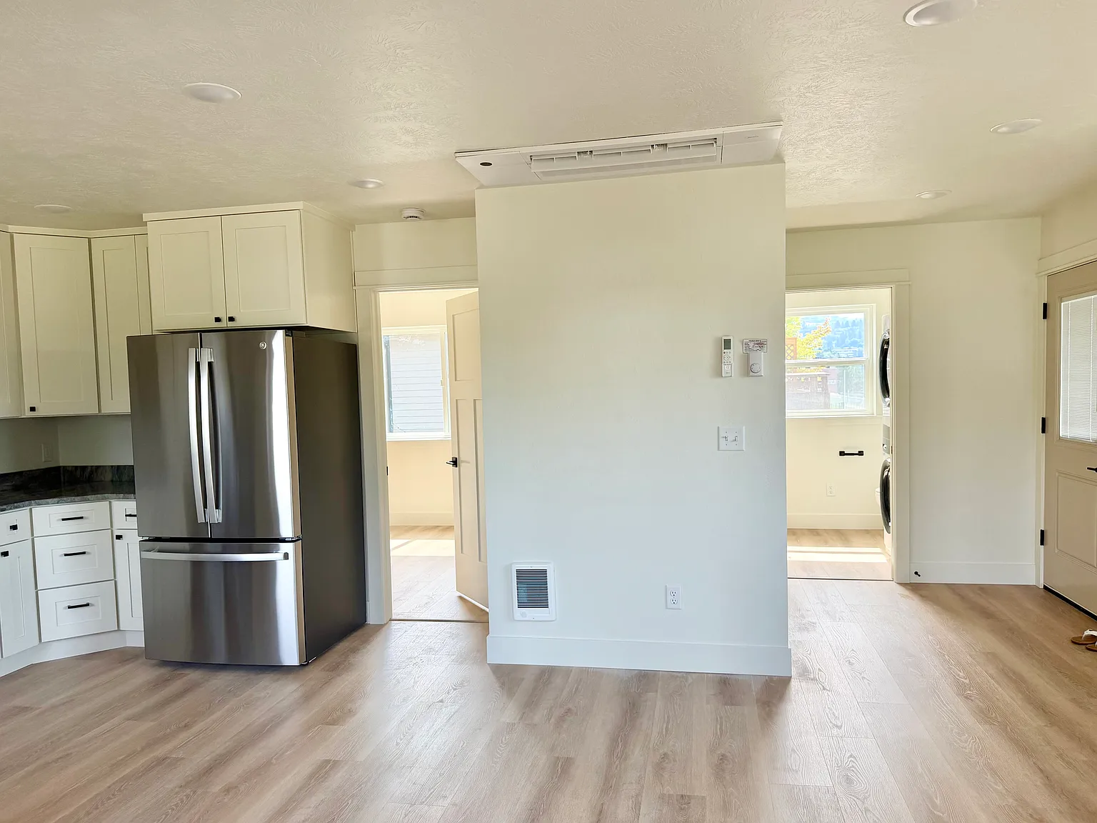 1 bed, 600 sqft, $1,800 — Photo 3