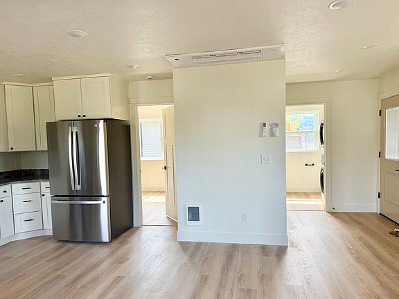 3rd image of 216 S Ave E