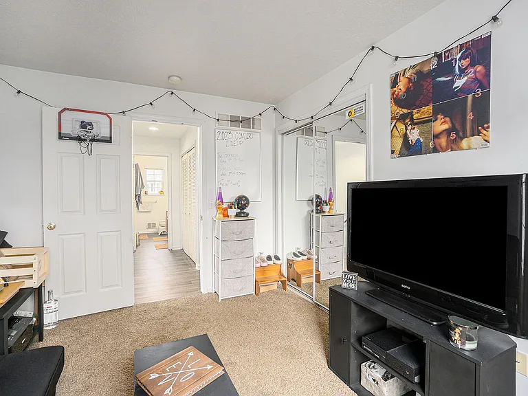 West Campus Village (West Campus Village Townhomes LLC) — Photo 17