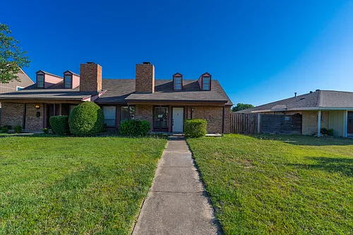 625 Woodhaven Pl Photo 1