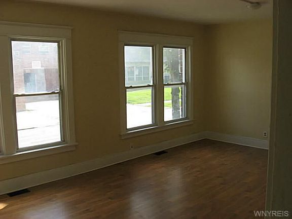 5th image of 1395 E Delavan Ave