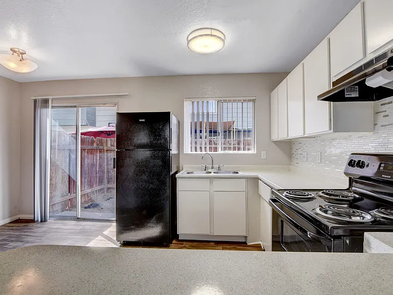 Green Tree Apartments — Photo 46