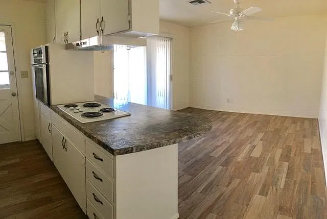 7832 East Oak Street — Photo 4