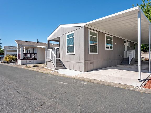2nd image of 660 Leslie Street #26