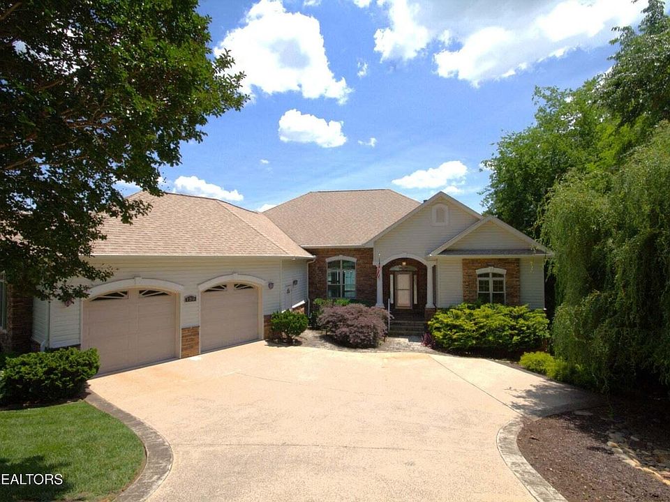 1st image of 130 Lake Vista Dr