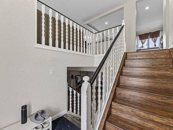 2nd image of 5218 S Silverpark Close