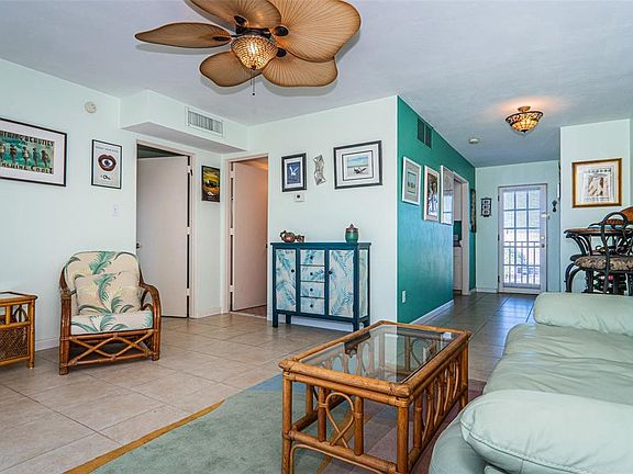 4th image of 750 Burlington Ave N APT 4P