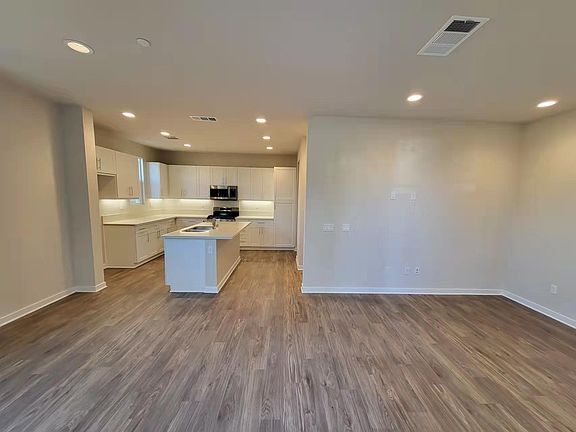 2nd image of 1814 N Campus Ave