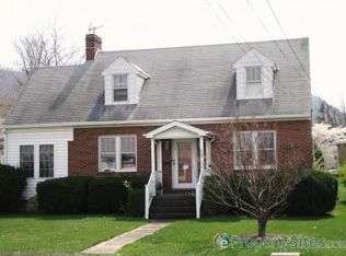 332 E College Ave, Pleasant Gap, PA 16823