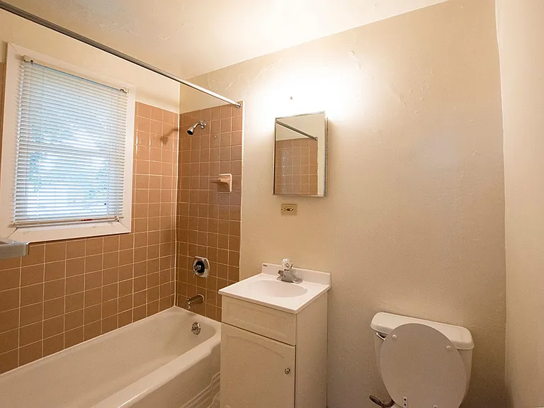 State Street Apartments — Photo 64
