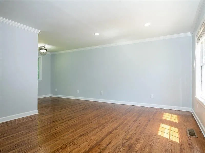 2 bed, 1.0 bath, 892 sqft, $1,800 — Photo 3