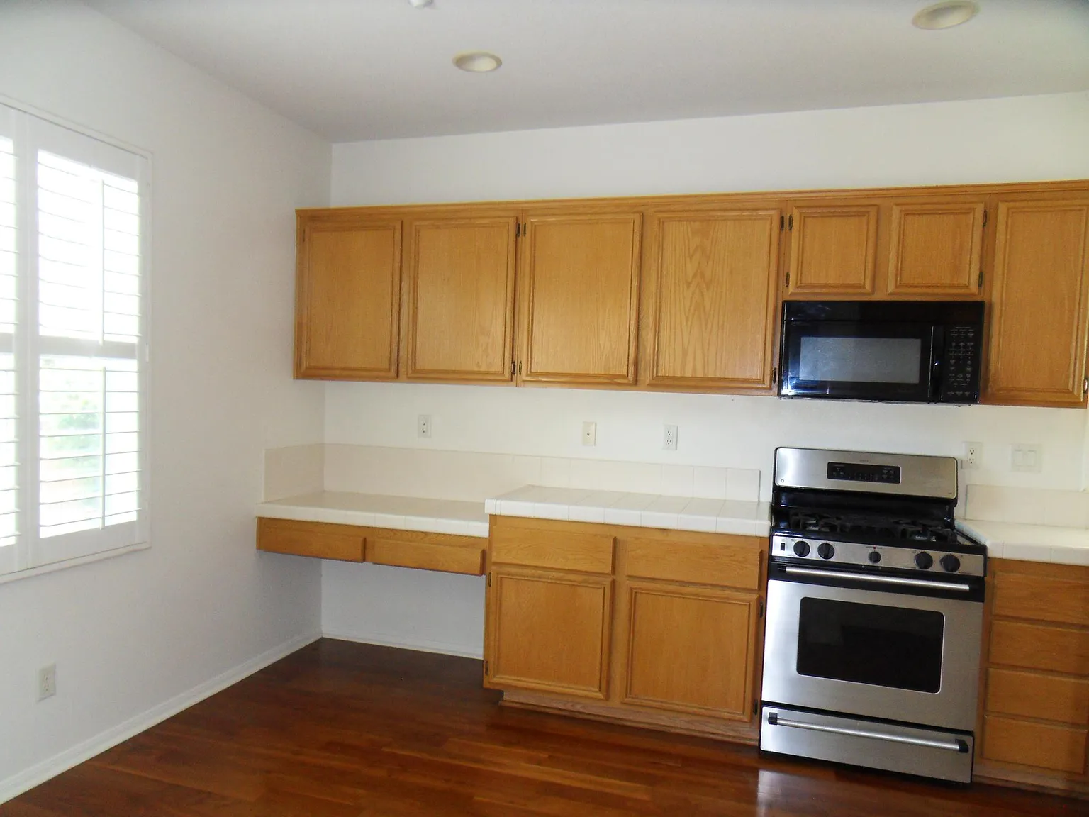 2 bed, 1682 sqft, $3,600 — Photo 4