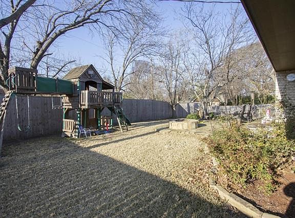 5th image of 1311 Mount Vernon St