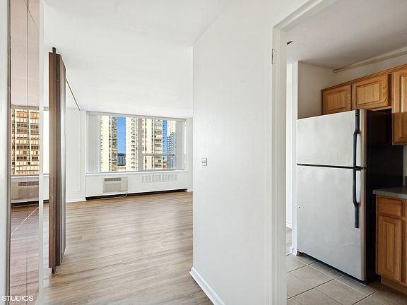 4th image of 1360 N Sandburg Ter APT 1504C