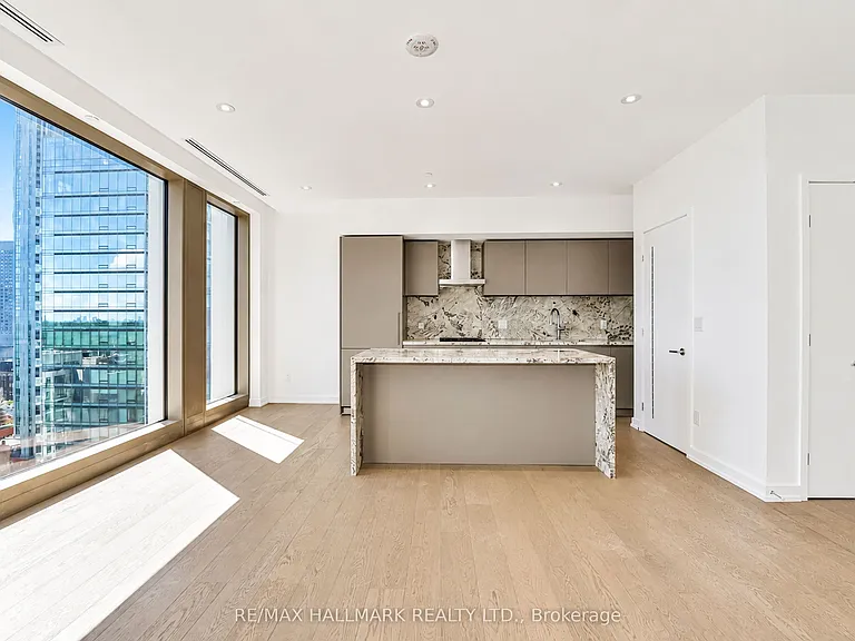 1315 Bay St #1901 — Photo 3