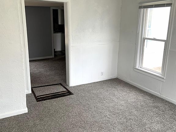 2nd image of 827 7th Ave