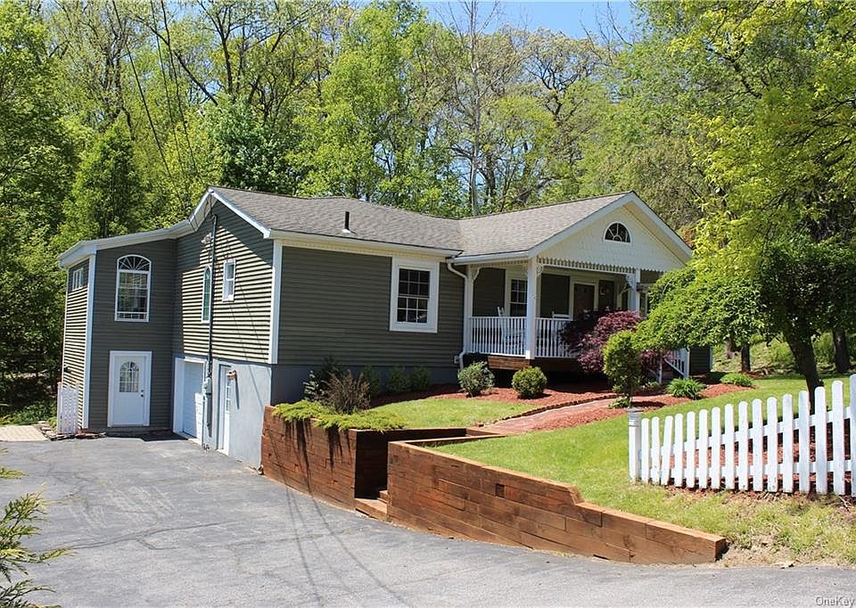 1st image of 34 Faye Ave