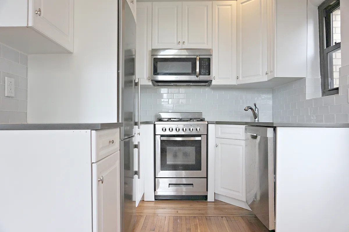 Building Photo - 949 W End Ave #10F