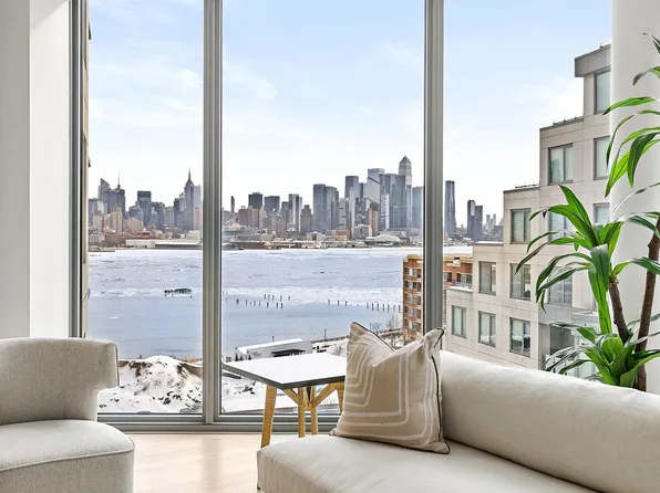 9 Avenue At Port Imperial image 1 of 15