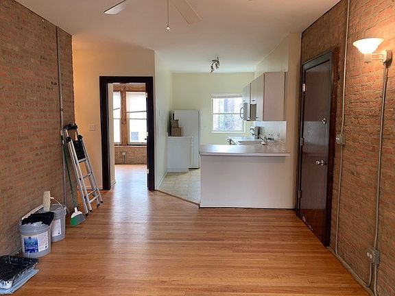 4th image of 1226-34 W Winona St #2W