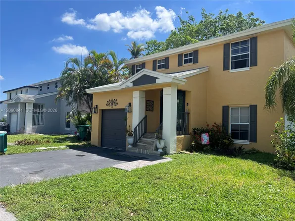 5788 Woodland Point Dr, Fort Lauderdale, FL 33319
